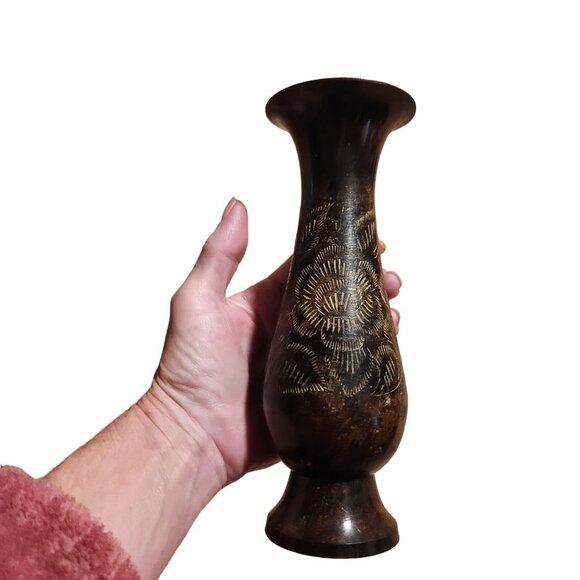 Vintage Handcrafted Black and gold Brass Vase With Intricate Etching Bali Cottag - Picture 1 of 6